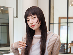 レイヤーとオン眉ショートバング